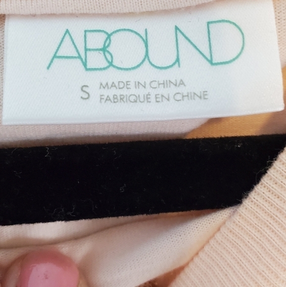 Abound Size Small Love Crop Top in Pale Pink NWOT - Picture 3 of 4